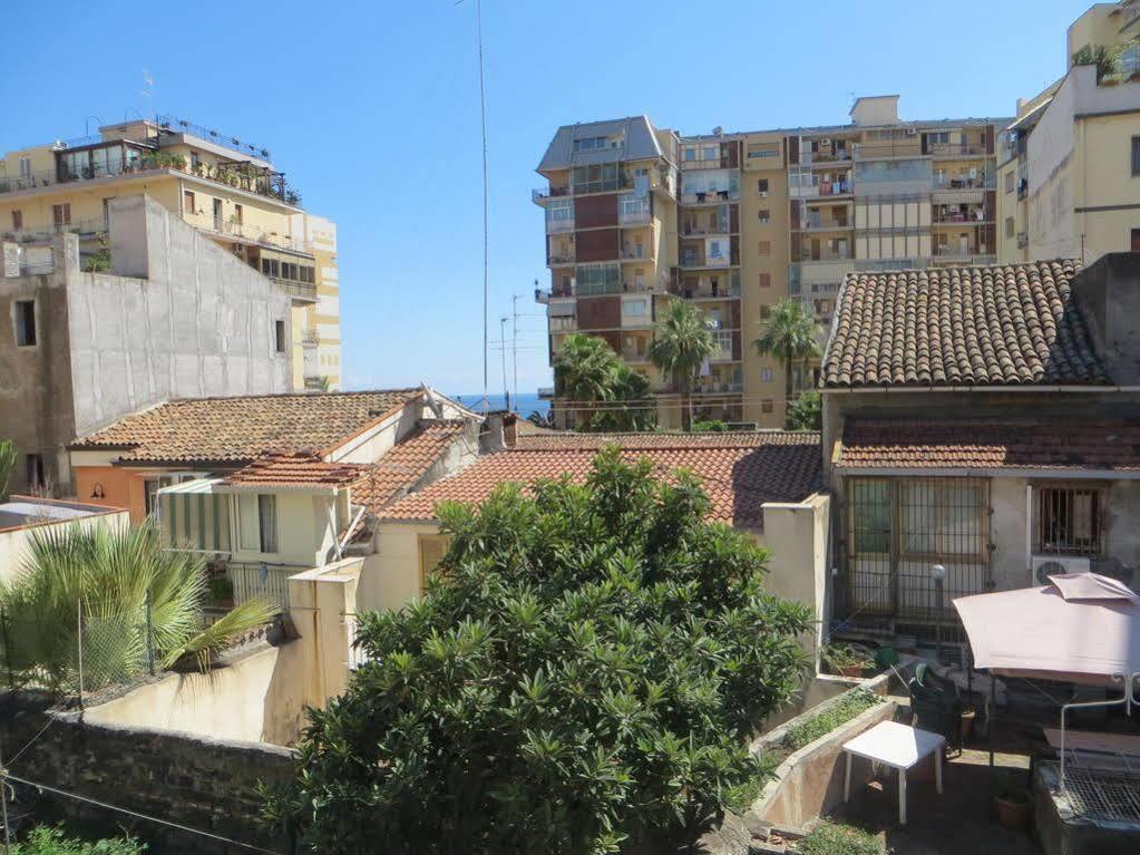 Al Mare In Citta Panzió Catania-Fontanarossai nemzetközi repülőtér Kültér fotó
